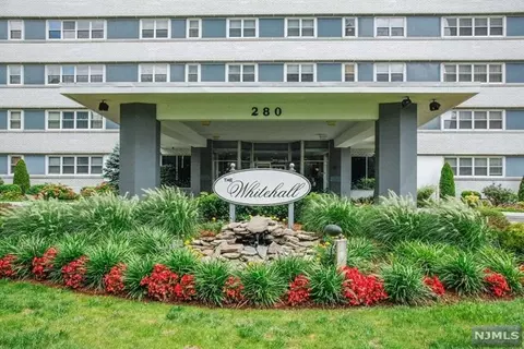 280 Prospect Ave #8D, Hackensack, NJ 07601