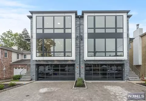 2168 Mackay Ave, Fort Lee, NJ 07024