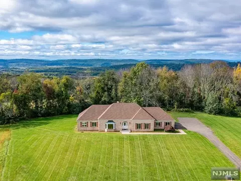 43-47 Ketcham Rd, Independence, NJ 07840