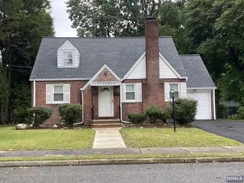 1571 Walden St, Teaneck, NJ 07666