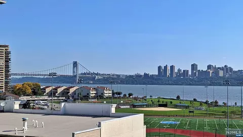 69 State Rt 5, Edgewater, NJ 07020