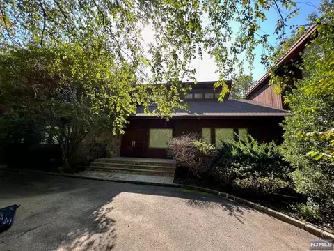 7 Bristol Ct, Alpine, NJ 07620