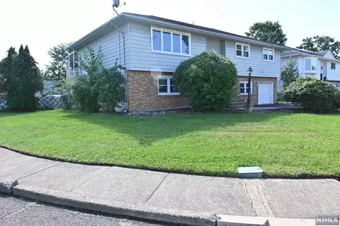 15 Larosa Dr, Little Ferry, NJ 07643