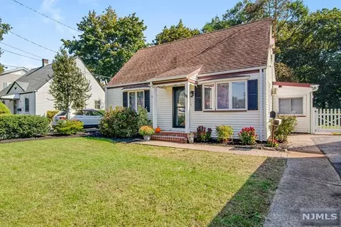 46 Burnside Pl, Wanaque, NJ 07420 photo 1
