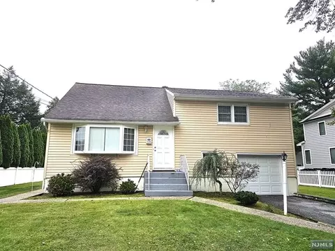 116 6th St, Cresskill, NJ 07626