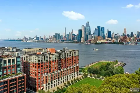 1025 Maxwell Ln #1009, Hoboken, NJ 07030