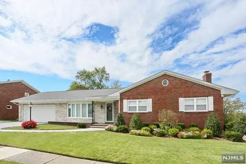 27 Mount Cedar Ave, Wallington, NJ 07057 photo 1