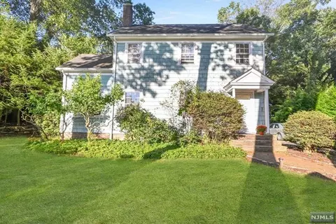 242 Hardenburgh Ave, Demarest, NJ 07627