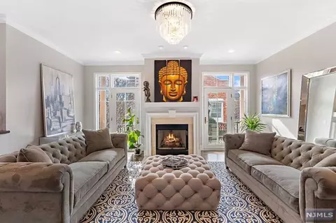 127 Hudson Cv #127, Edgewater, NJ 07020