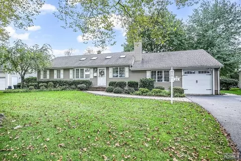 116 Burke Pl, Paramus, NJ 07652