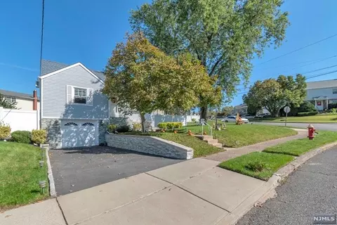 66 Birchwood Dr, North Arlington, NJ 07031