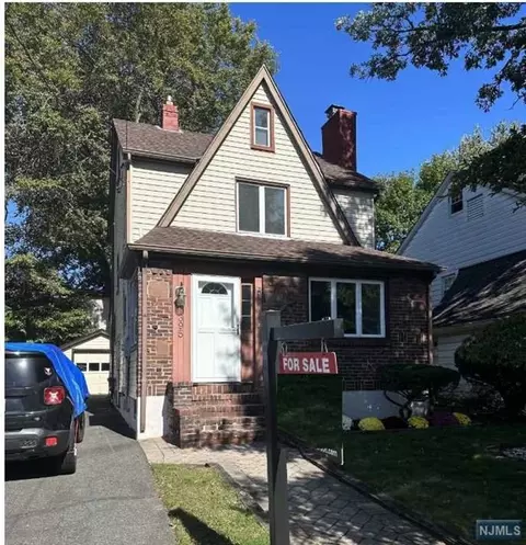 395 Birch St, Teaneck, NJ 07666