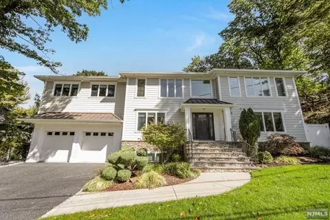 65 Holland Ave, Demarest, NJ 07627