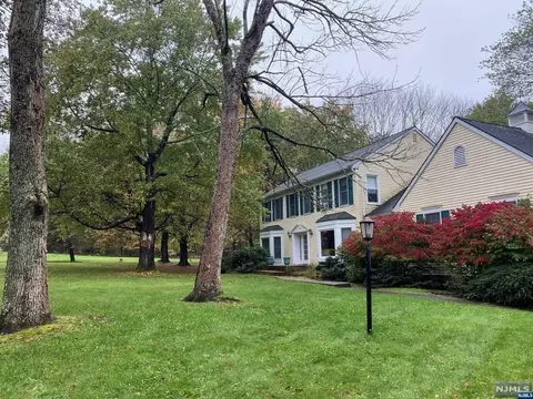 112 E Timber Ln, West Milford, NJ 07435