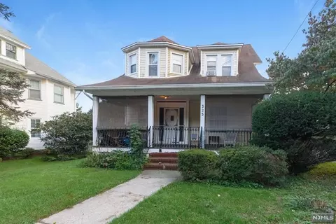 325 S Maple Ave, Ridgewood, NJ 07450