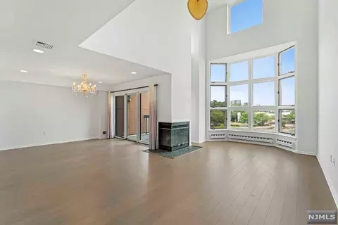 309 Nelson Ct, Edgewater, NJ 07020