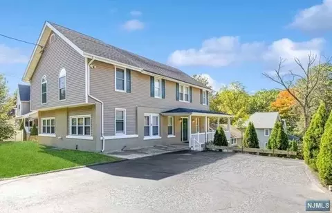 2 Gardiner St, Mahwah, NJ 07430