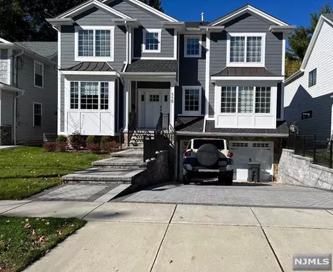 110 Highgate Ter, Bergenfield, NJ 07621