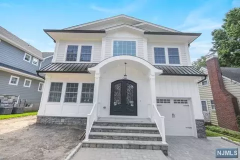 308 Henry St, Hasbrouck Heights, NJ 07604