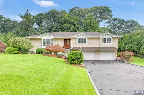23 Hampshire Rd, Township Of Washington, NJ 07676