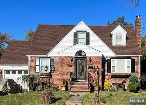 36-13 Southern Dr, Fair Lawn, NJ 07410