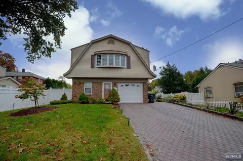 163 4th St, Bergenfield, NJ 07621