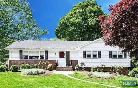 40 Fox Hill Rd, Saddle River, NJ 07458 photo 1