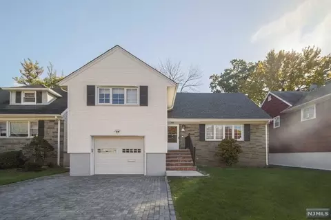 804 Kingsland Ave, Ridgefield, NJ 07657