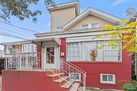511 85th St, North Bergen, NJ 07047