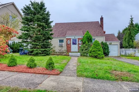 37-16 Garden View Ter, Fair Lawn, NJ 07410