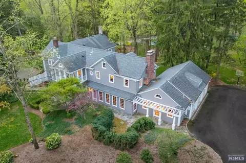 13 Ackerman Rd, Saddle River, NJ 07458