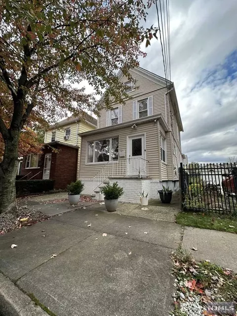18 Garden St, Ridgefield Park, NJ 07660