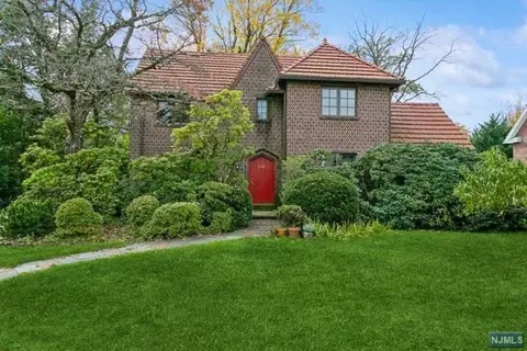 538 Churchill Rd, Teaneck, NJ 07666