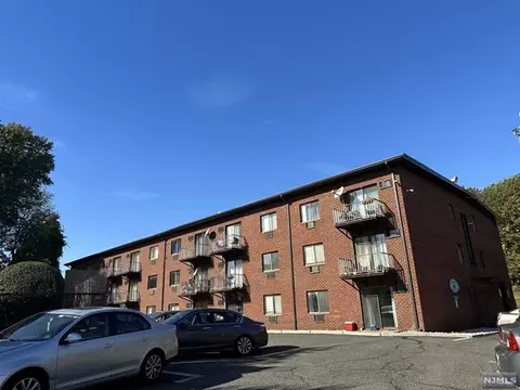 540 Central Ave #17, Harrison, NJ 07029