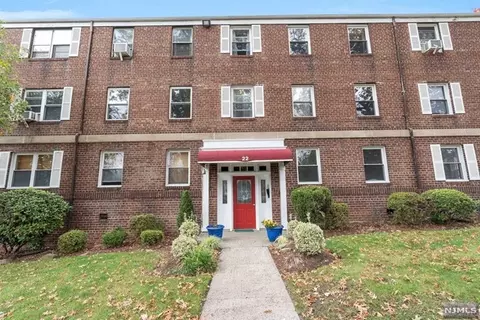 22 Cedar St #2A, Ridgefield Park, NJ 07660