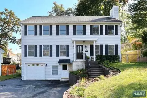 78 Taylor St, Hillsdale, NJ 07642