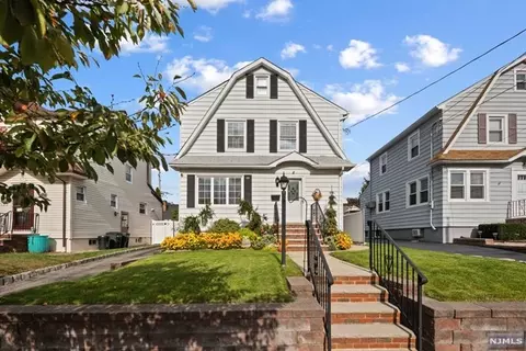 435 Sussex Rd, Wood Ridge, NJ 07075