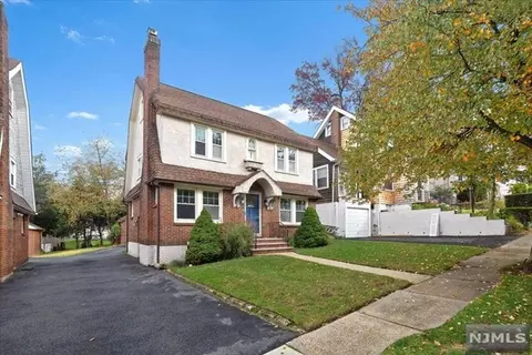 527 Terhune St, Teaneck, NJ 07666