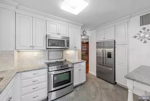 151 Prospect Ave #15E, Hackensack, NJ 07601