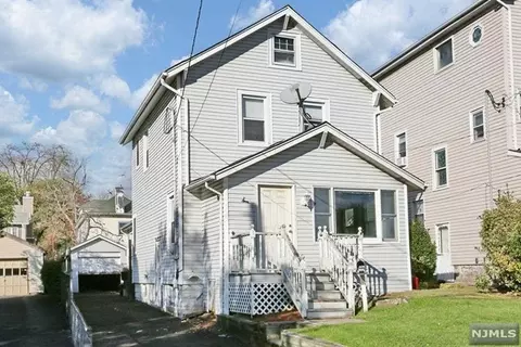 20 Erie St, Dumont, NJ 07628