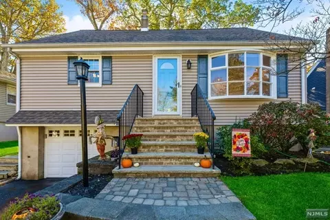176 Summit Ave, Waldwick, NJ 07463