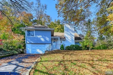 815 Kinderkamack Rd, River Edge, NJ 07661