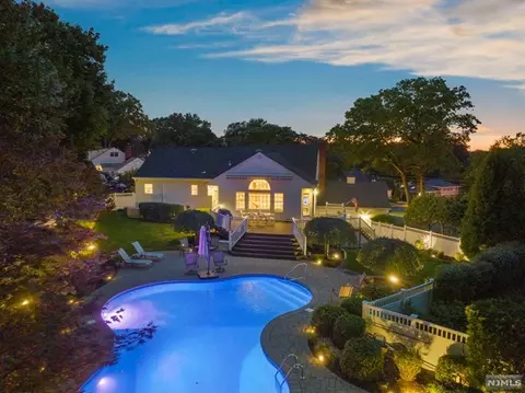 104 Colonial Rd, Emerson, NJ 07630