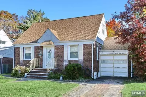 577 Mola Blvd, Elmwood Park, NJ 07407