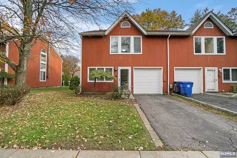 13 Tributary Plz, Englewood, NJ 07631