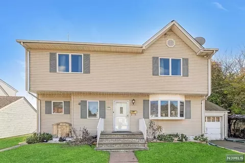 38 Strathmore Ter, Saddle Brook, NJ 07663