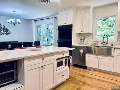 7 Kimberly Way, River Edge, NJ 07661