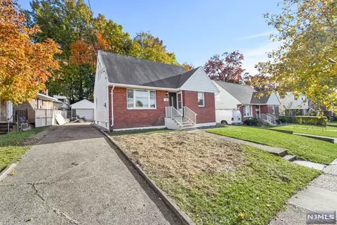 118 Krakow St, Garfield, NJ 07026