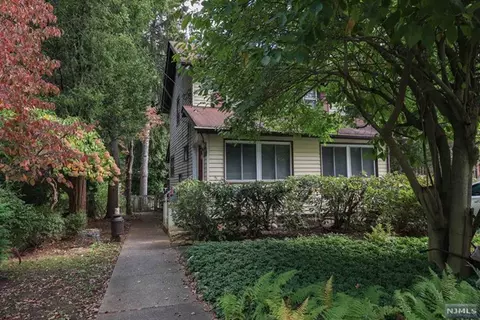 1261 Alicia Ave, Teaneck, NJ 07666