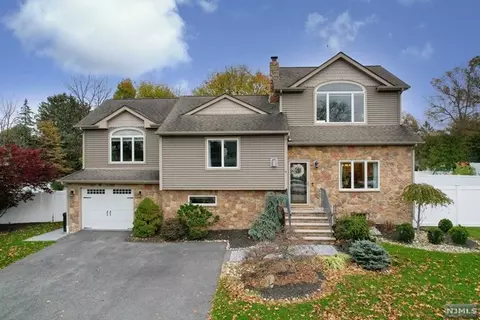 9 Haddon Rd, Wayne, NJ 07470 photo 1
